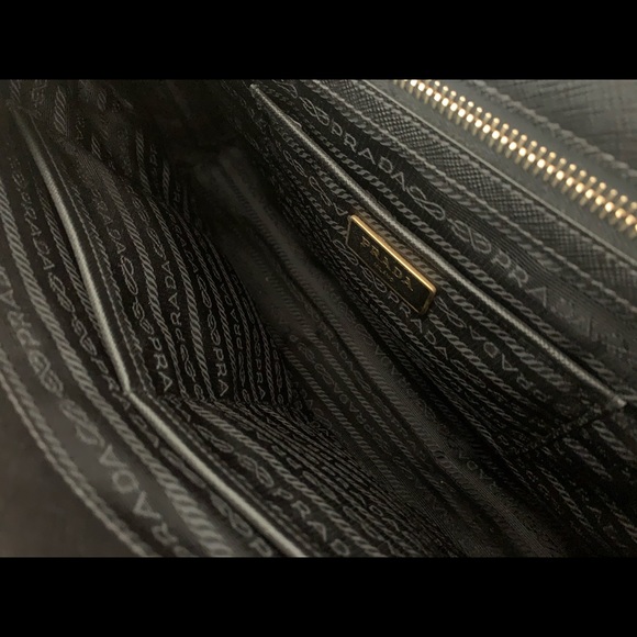 Prada Double ZIP lux Tote Leather - Picture 2 of 9